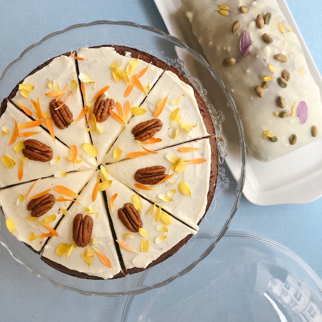 Carrot cake, gâteau marbré. Servies à la part, nos pâtisseries sont disponibles en grands formats sur commande