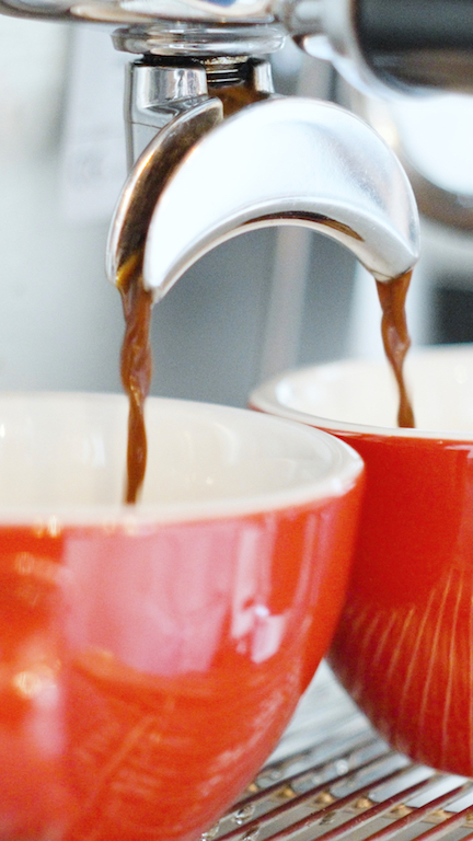 café de spécialité à Bourges. Espresso sur place ou à emporter en centre ville.